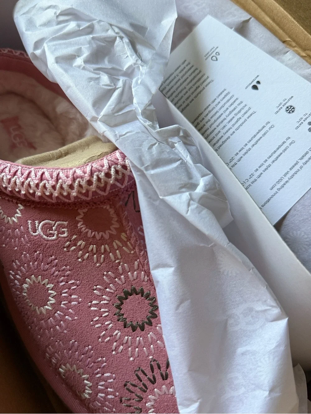 NWT! NEW IN BOX! UGG Kids’ Tazz Sun Stitch Slipper 6 M Horizon Pink